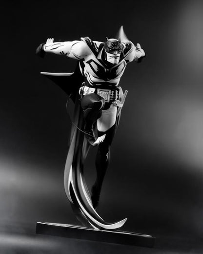 Preventa Estatua Batman (Sean Murphy Sketch Edition) (Poliresina) - Batman: White Knight - Batman Black & White marca McFarlane Toys x DC Direct escala 1/10