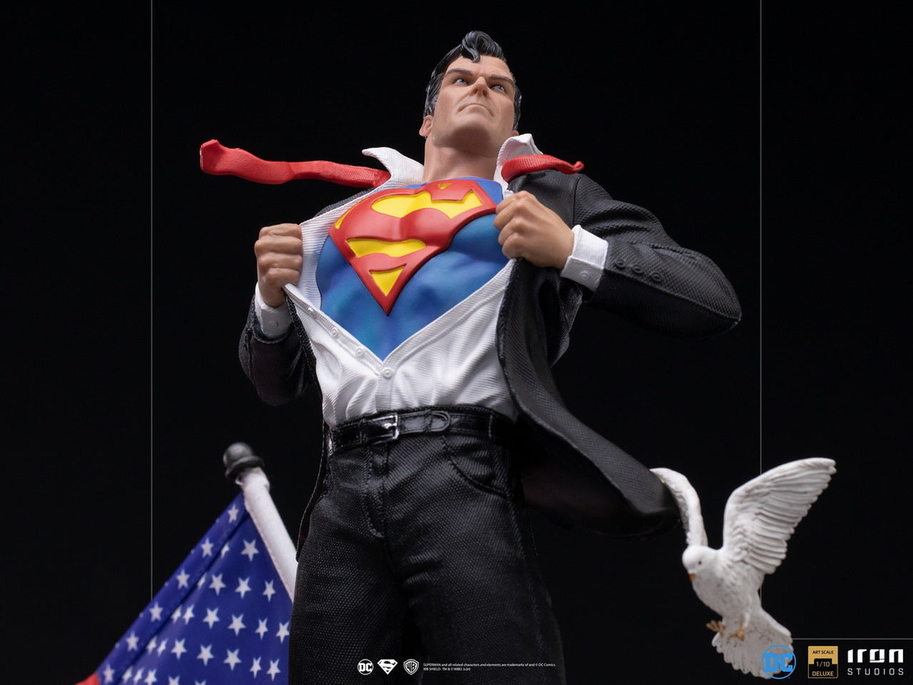 Pedido Estatua Clark Kent Deluxe - DC Comics marca Iron Studios escala de arte 1/10