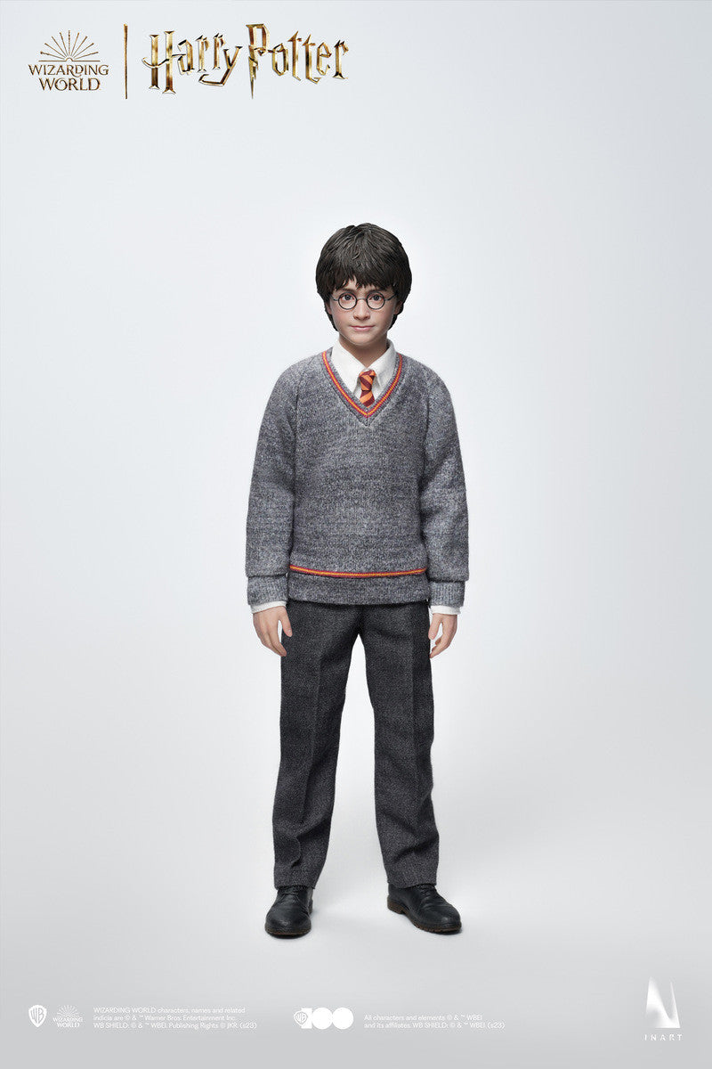 Preventa Figura Harry Potter - Hogwarts School Uniform (Standard Edition) (Cabello Esculpido) marca INART AG006S1 escala 1/6