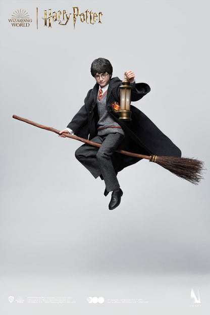 Preventa Figura Harry Potter - Hogwarts School Uniform (Standard Edition) (Cabello Esculpido) marca INART AG006S1 escala 1/6