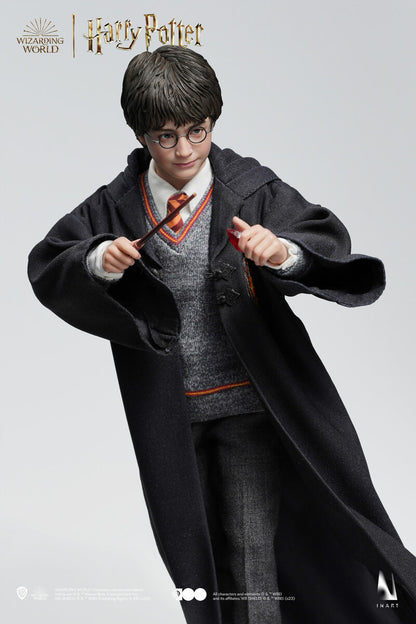 Preventa Figura Harry Potter - Hogwarts School Uniform (Standard Edition) (Cabello Esculpido) marca INART AG006S1 escala 1/6