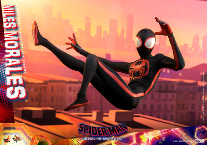 Preventa Figura Miles Morales - Spider-Man: Across the Spider-Verse marca Hot Toys MMS710 escala 1/6