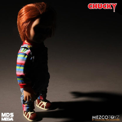 Pedido Figura Chucky (Talking / Parlante) - Child's Play Mezco Designer Serie marca Mezco Toyz 78004 escala 1/2 (38 cm)