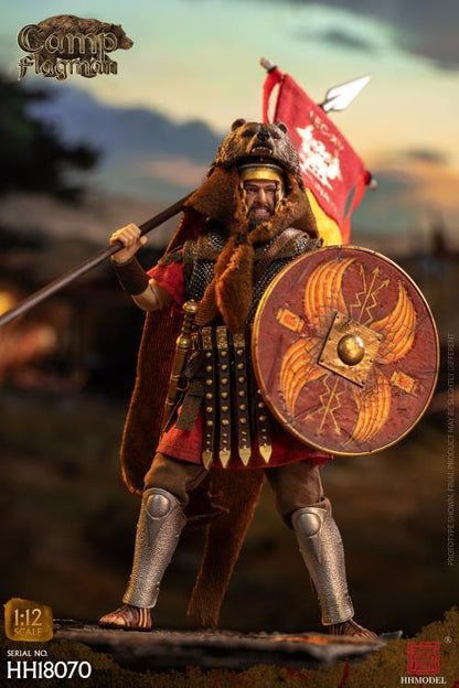 Preventa Figura Rome Camp Flagman - Imperial Legion marca HHModel HH18070 escala pequeña 1/12