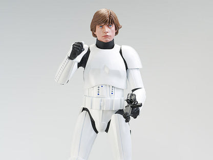 Pedido Estatua Milestones Stormtrooper Luke Skywalker (Edición limitada) (Polystone) - Star Wars: A New Hope - Premier Collection marca Diamond Select Toys escala 1/6