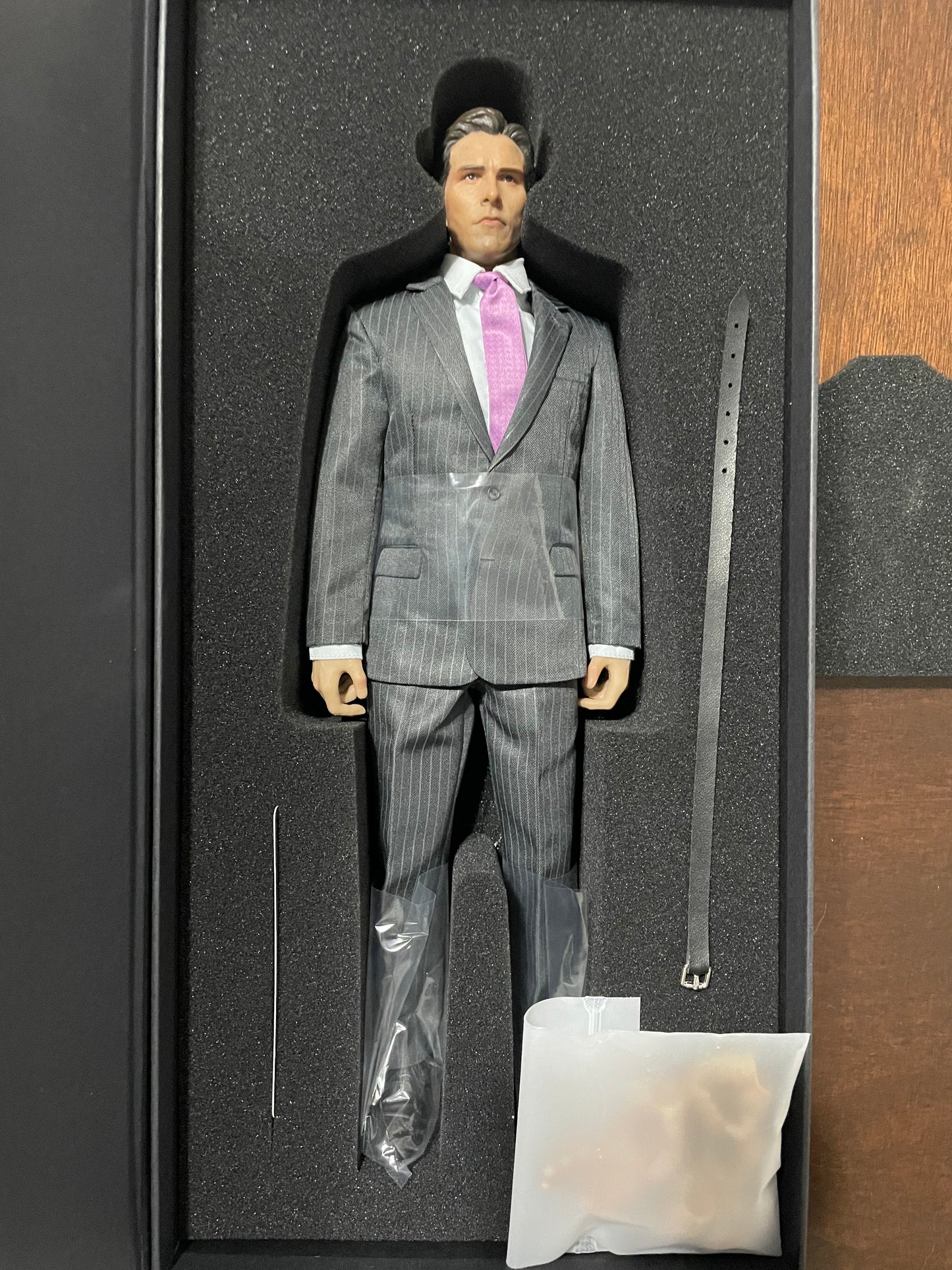 [EN STOCK] Figura Millionaire marca Kento Studio K001 x EM Custom Studios escala 1/6