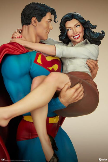 Pedido Estatua Superman & Lois Lane Diorama - DC Comics marca Sideshow Collectibles (55 cm)