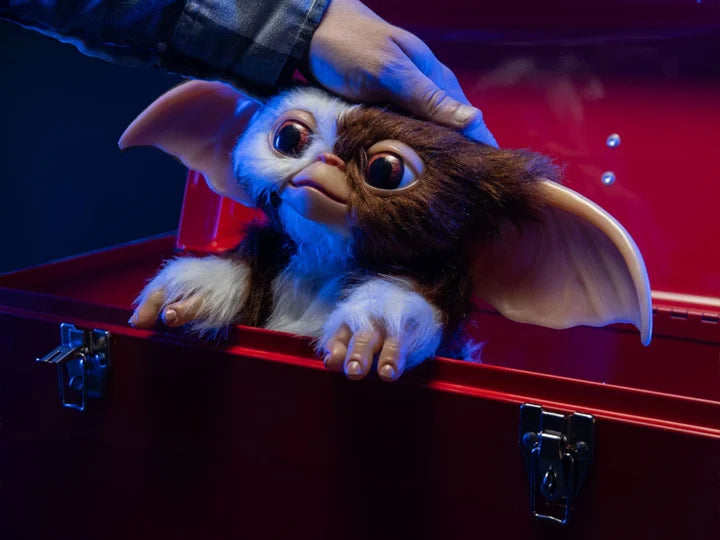 Preventa Figura Gizmo Mogwai - Gremlins 2: The New Batch - Prop Replica marca Trick or Treat Studios escala real 1/1