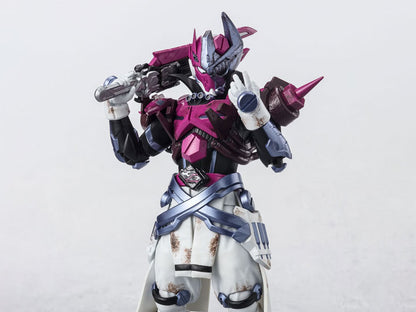 Preventa Figura Valvarad - Kamen Rider Gotchard - S.H.Figuarts marca Bandai Spirits escala pequeña 1/12