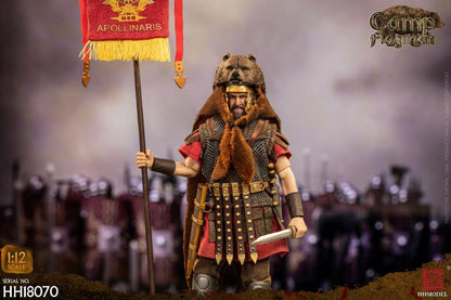 Preventa Figura Rome Camp Flagman - Imperial Legion marca HHModel HH18070 escala pequeña 1/12