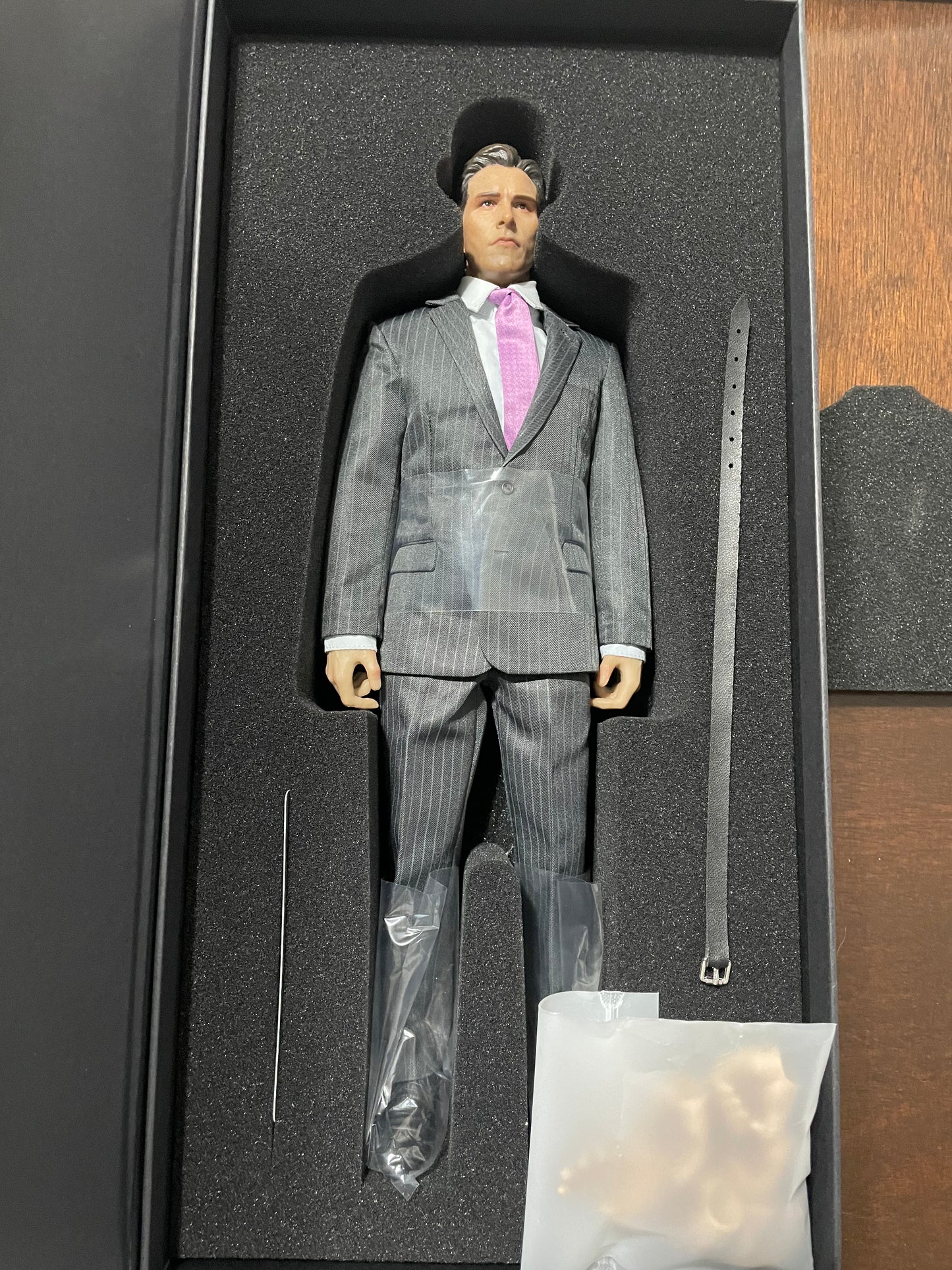 [EN STOCK] Figura Millionaire marca Kento Studio K001 x EM Custom Studios escala 1/6