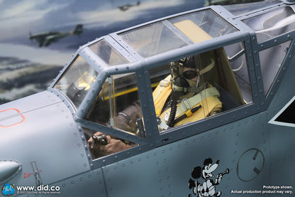 Preventa Base Diorama Cockpit/Cabina BF-109 (Grey Blue) marca DID E60065B escala 1/6