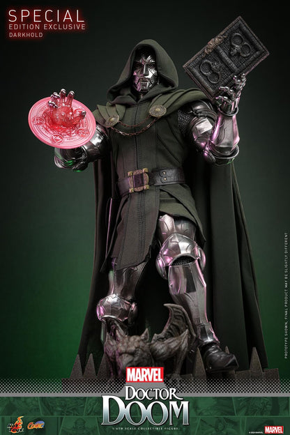 Preventa Figura Doctor Doom - Marvel Comics marca Hot Toys CMS022 escala 1/6