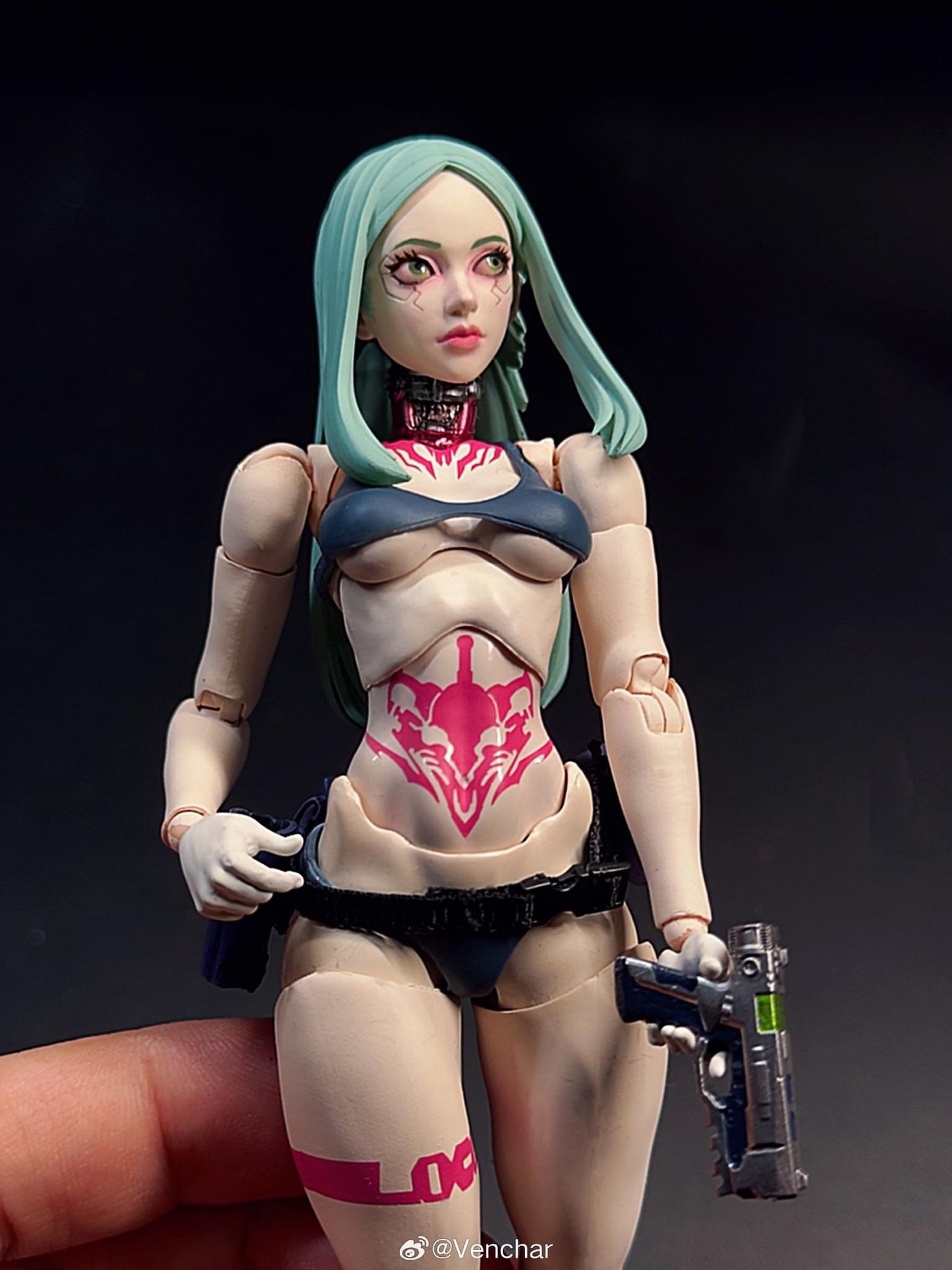 Preventa Figura GUN GIRL (2 versiones) marca Romankey x COWL escala pequeña 1/12