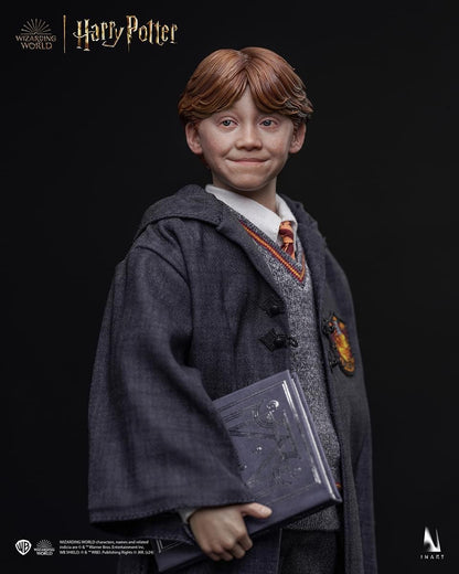 Preventa Figura Ron Weasley - Hogwarts School Uniform (Standard Edition) (Cabello Esculpido) marca Inart AG010S1 escala 1/6