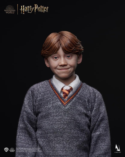 Preventa Figura Ron Weasley - Hogwarts School Uniform (Standard Edition) (Cabello Esculpido) marca Inart AG010S1 escala 1/6