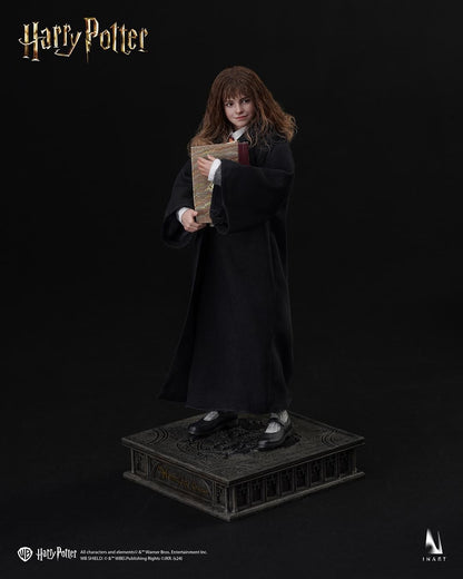 Preventa Figura Hermione Granger (cabello enraizado) - Hogwarts School Uniform marca Inart AG011D1 escala 1/6