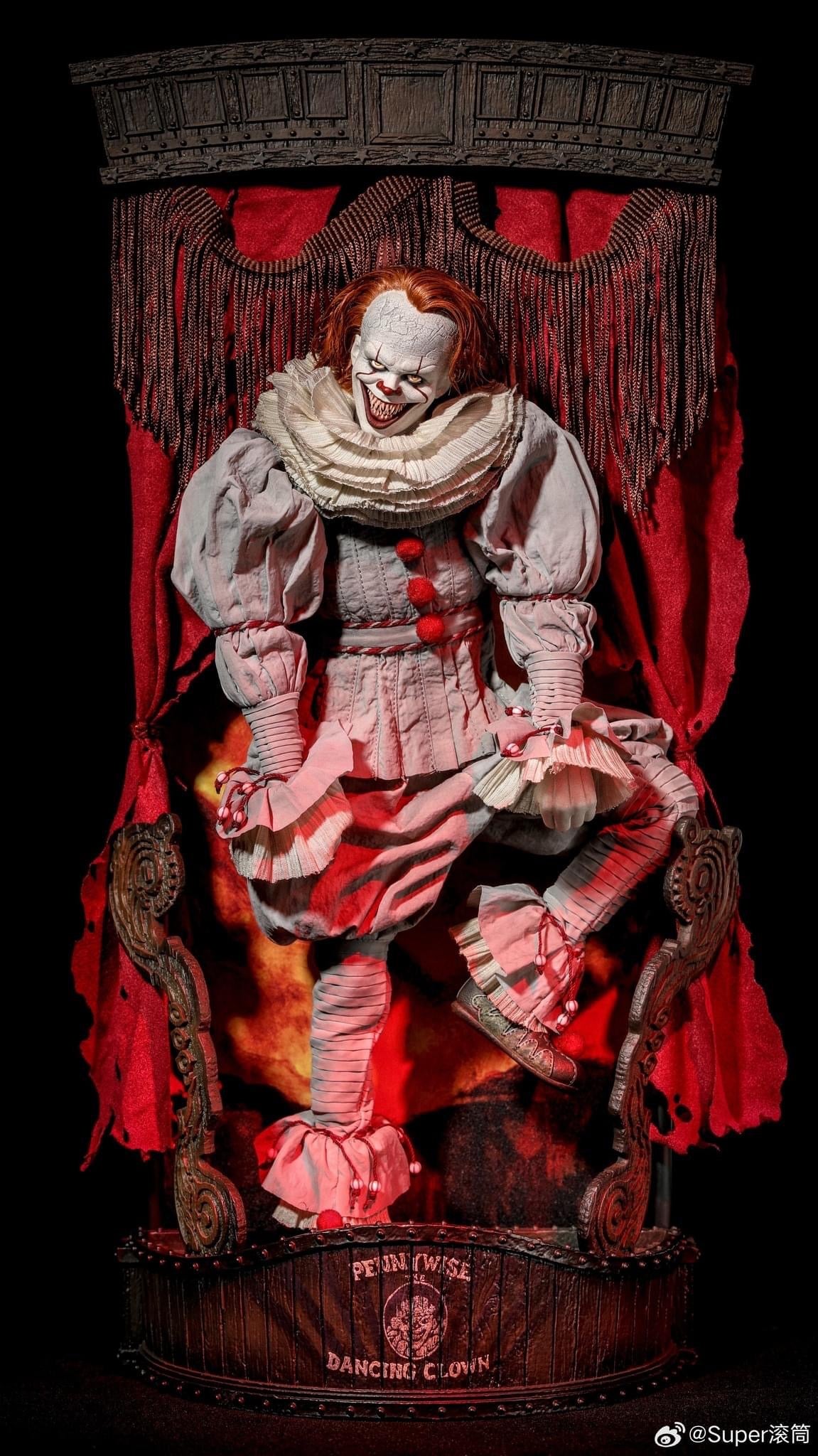 Preventa Figura PENNYWISE (IT) - Premium Edition B marca INART Queen Studios escala 1/6