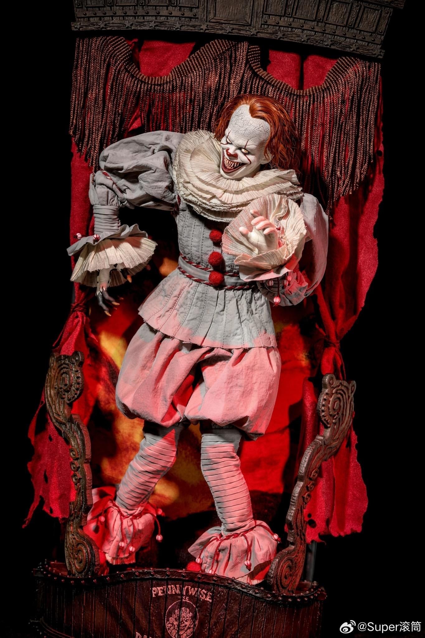 Preventa Figura PENNYWISE (IT) - Deluxe Edition marca INART Queen Studios escala 1/6