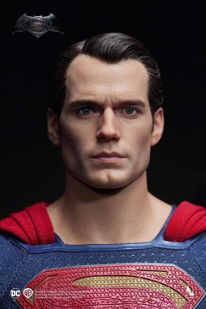 Preventa Figura Superman - Batman v Superman: Dawn of Justice marca Inart Queen Studios AG007 escala 1/6