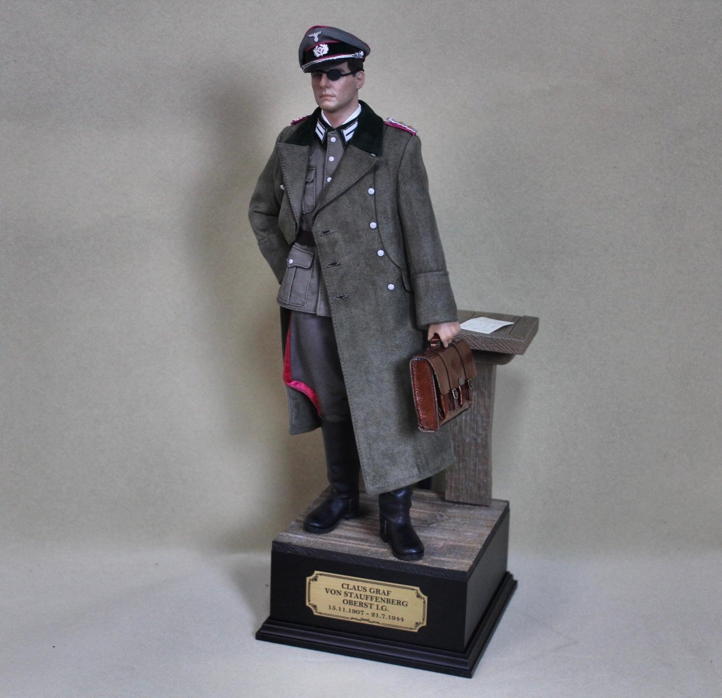 Pedido Figura Claus Von Stauffenberg - Operation Valkyrie (Special Edition) marca Facepool FP011B escala 1/6