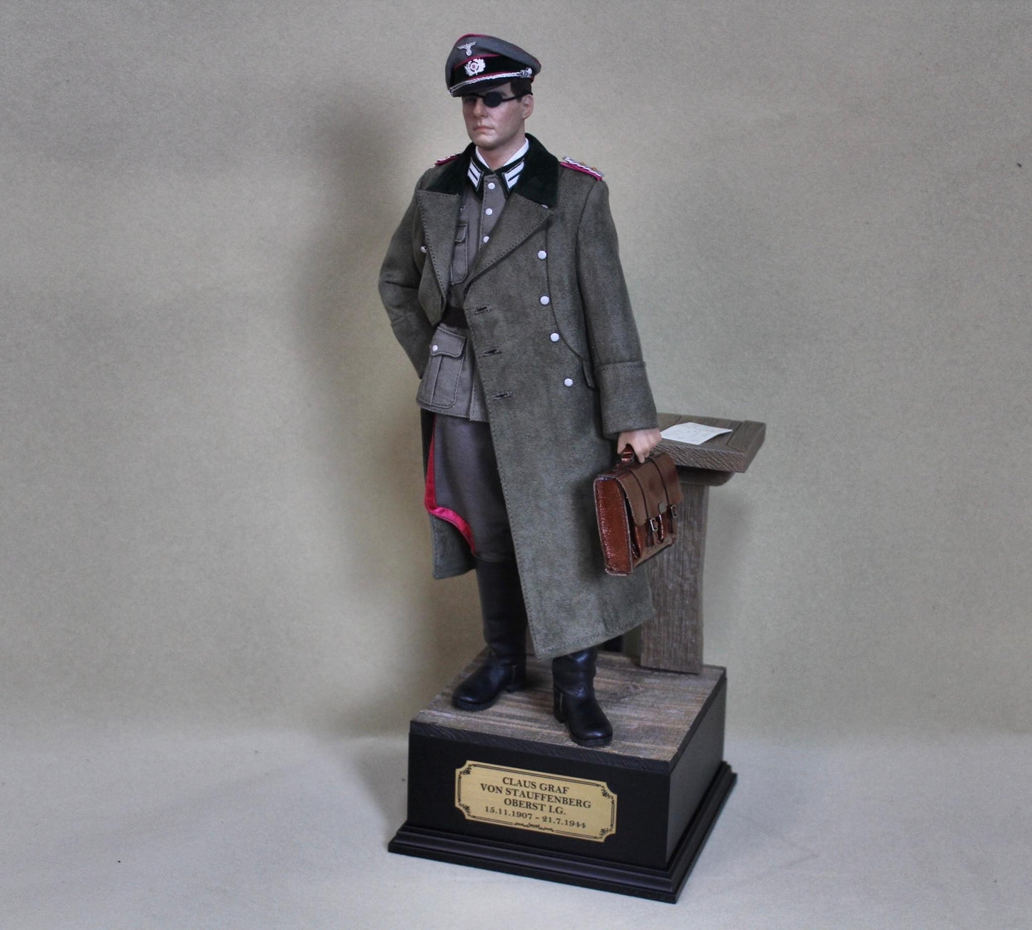 Pedido Figura Claus Von Stauffenberg - Operation Valkyrie (Special Edition) marca Facepool FP011B escala 1/6