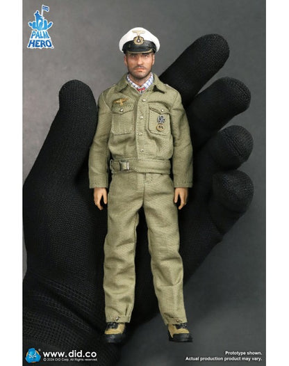 Preventa Figura Lehmann - WWII German U-Boat Commander - Palm Hero Series marca DID XD80026 escala pequeña 1/12