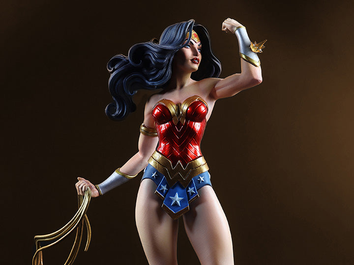 Preventa Estatua Wonder Woman (J. Scott Campbell) (Edición Limitada) (Resina) - Cover Girls of the DC Universe marca McFarlane Toys escala 1/8