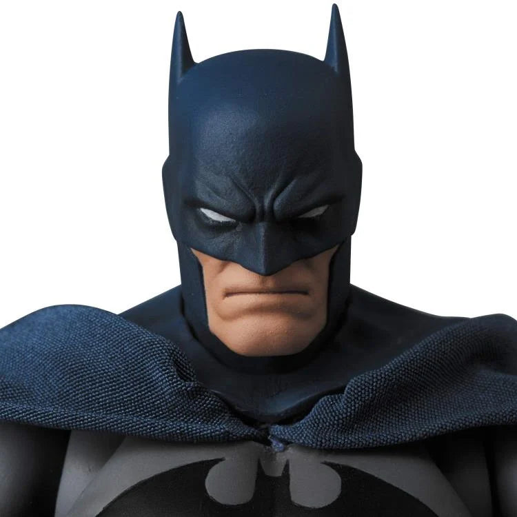 Preventa Figura Batman - Batman: Hush - DC Comics MAFEX marca Medicom Toy No.105 escala pequeña 1/12 (relanzamiento)