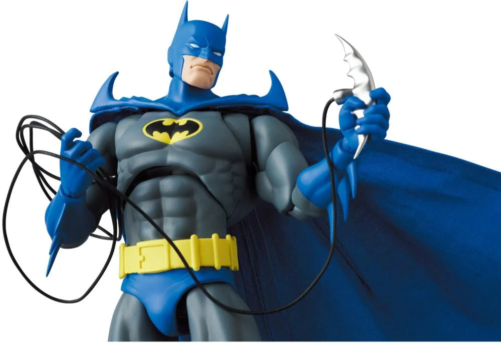 Pedido Figura Batman (Knight Crusader) - Batman: Knightfall - MAFEX marca Medicom Toy No.215 escala pequeña 1/12