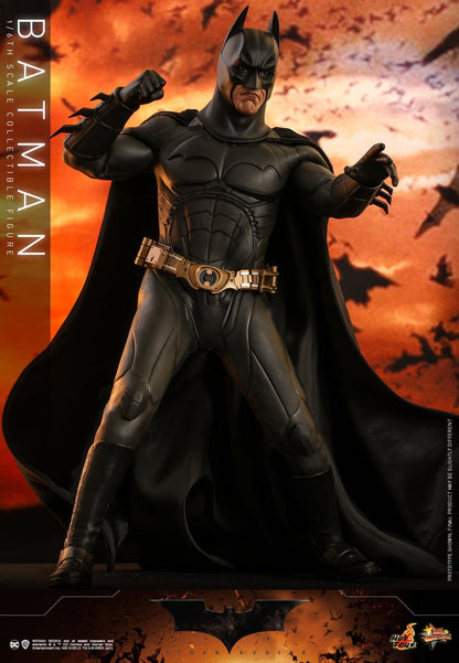 Pedido Figura Batman 2.0 - Batman Begins (Exclusiva) marca Hot Toys MMS595 escala 1/6