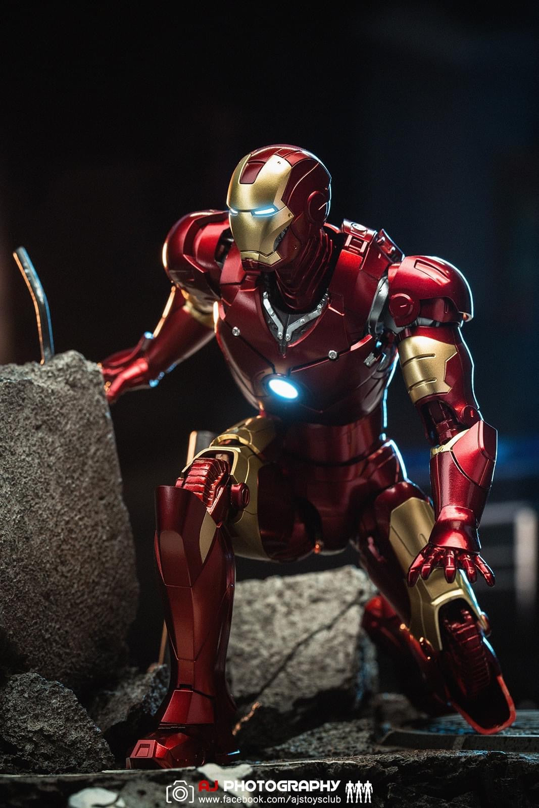 Pedido Figura DLX Iron Man Mark 3 - Avengers: The Infinity Saga marca Threezero 3Z02530H0 escala pequeña 1/12