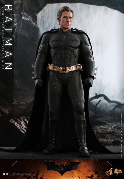 Pedido Figura Batman 2.0 - Batman Begins (Exclusiva) marca Hot Toys MMS595 escala 1/6