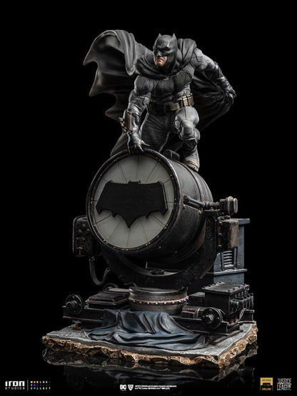 Preventa Estatua Batman on Bat-Signal DELUXE - Zack Snyder's Justice League - marca Iron Studios escala de arte 1/10