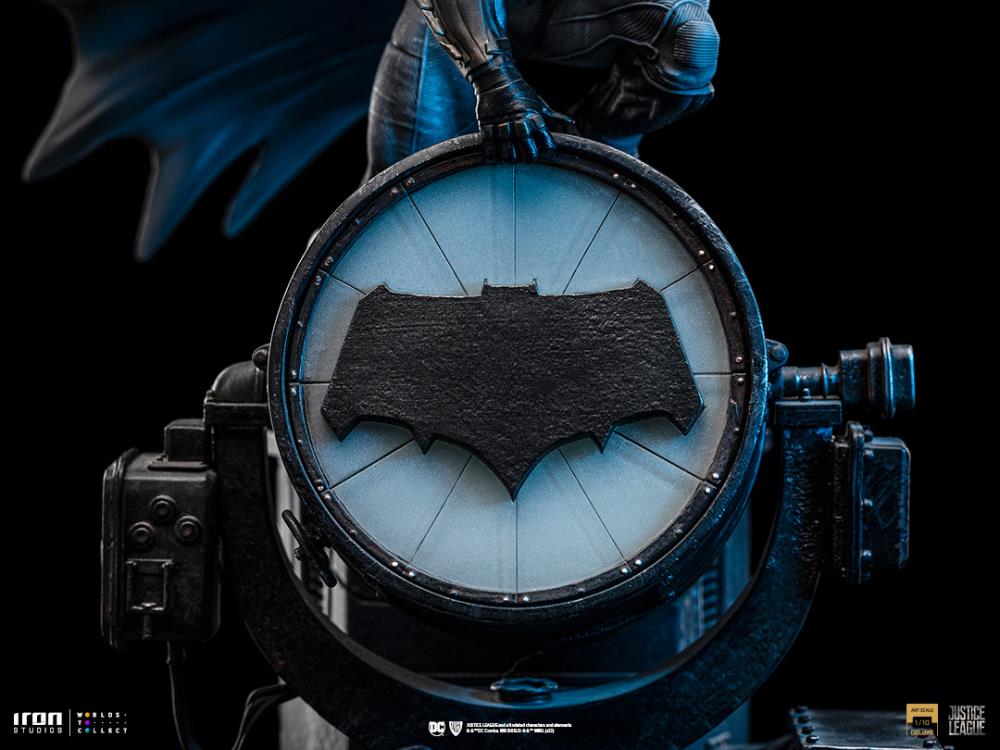 Preventa Estatua Batman on Bat-Signal DELUXE - Zack Snyder's Justice League - marca Iron Studios escala de arte 1/10