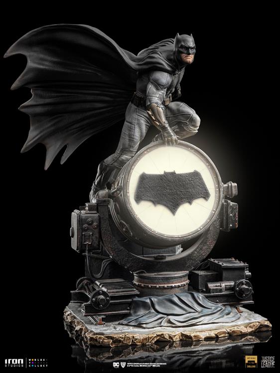 Preventa Estatua Batman on Bat-Signal DELUXE - Zack Snyder's Justice League - marca Iron Studios escala de arte 1/10