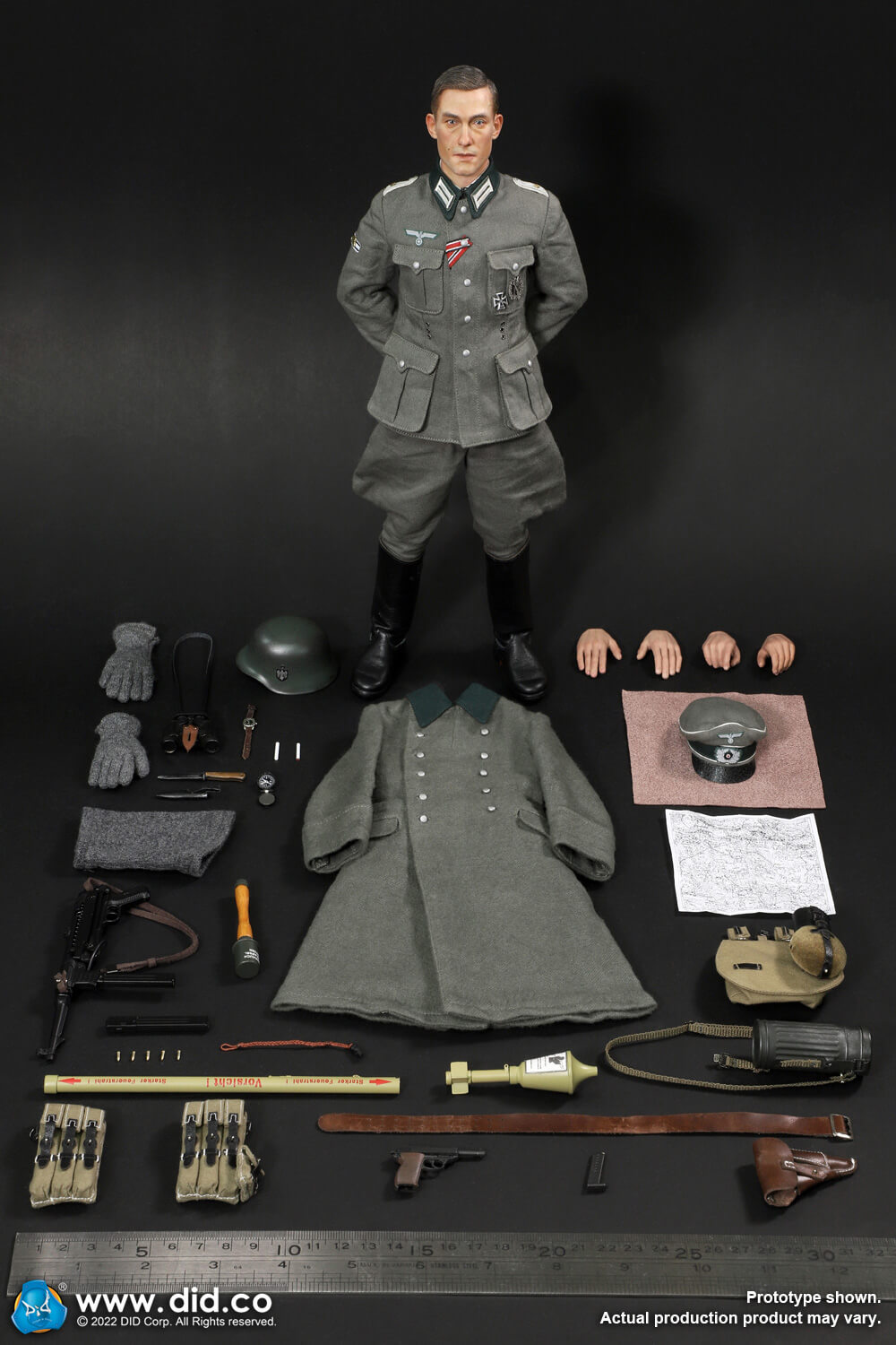 Pedido Figura Winter - WWII German WH Infantry Oberleutnant marca DID D80159 escala 1/6