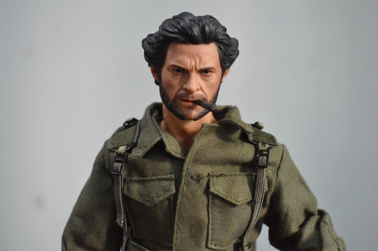 Figura Wolfman con Uniforme Militar marca EM Custom Studios escala 1/6