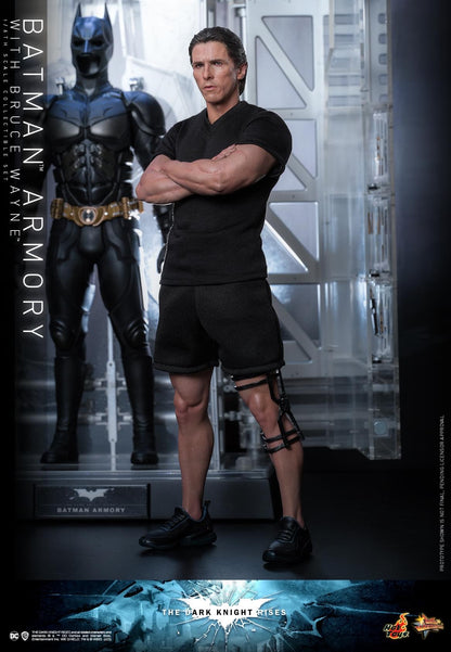 Preventa Figura Batman Armory con Bruce Wayne - The Dark Knight Rises marca Hot Toys MMS702 escala 1/6