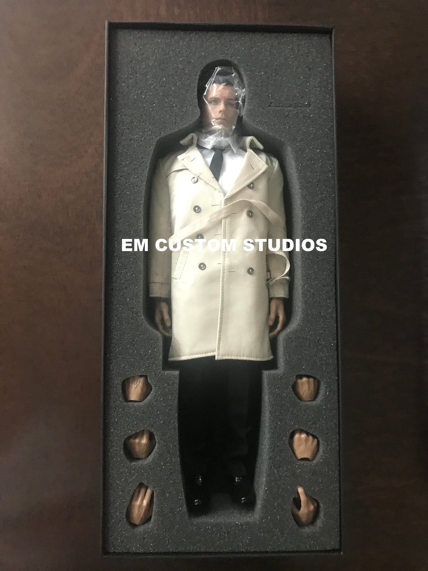 Pedido Figura Reporter Marca PU Studios escala 1/6