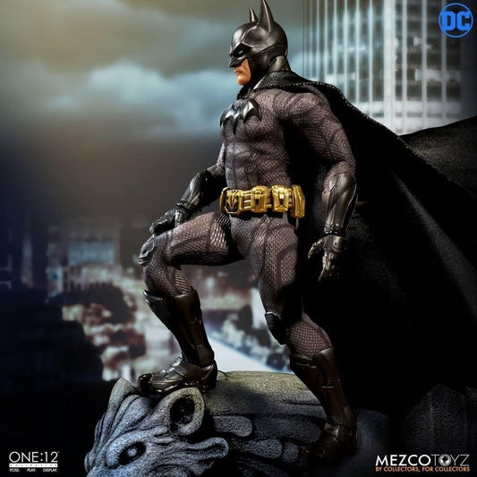 Pedido Figura Batman Sovereign Knight marca Mezco escala pequeña 1/12