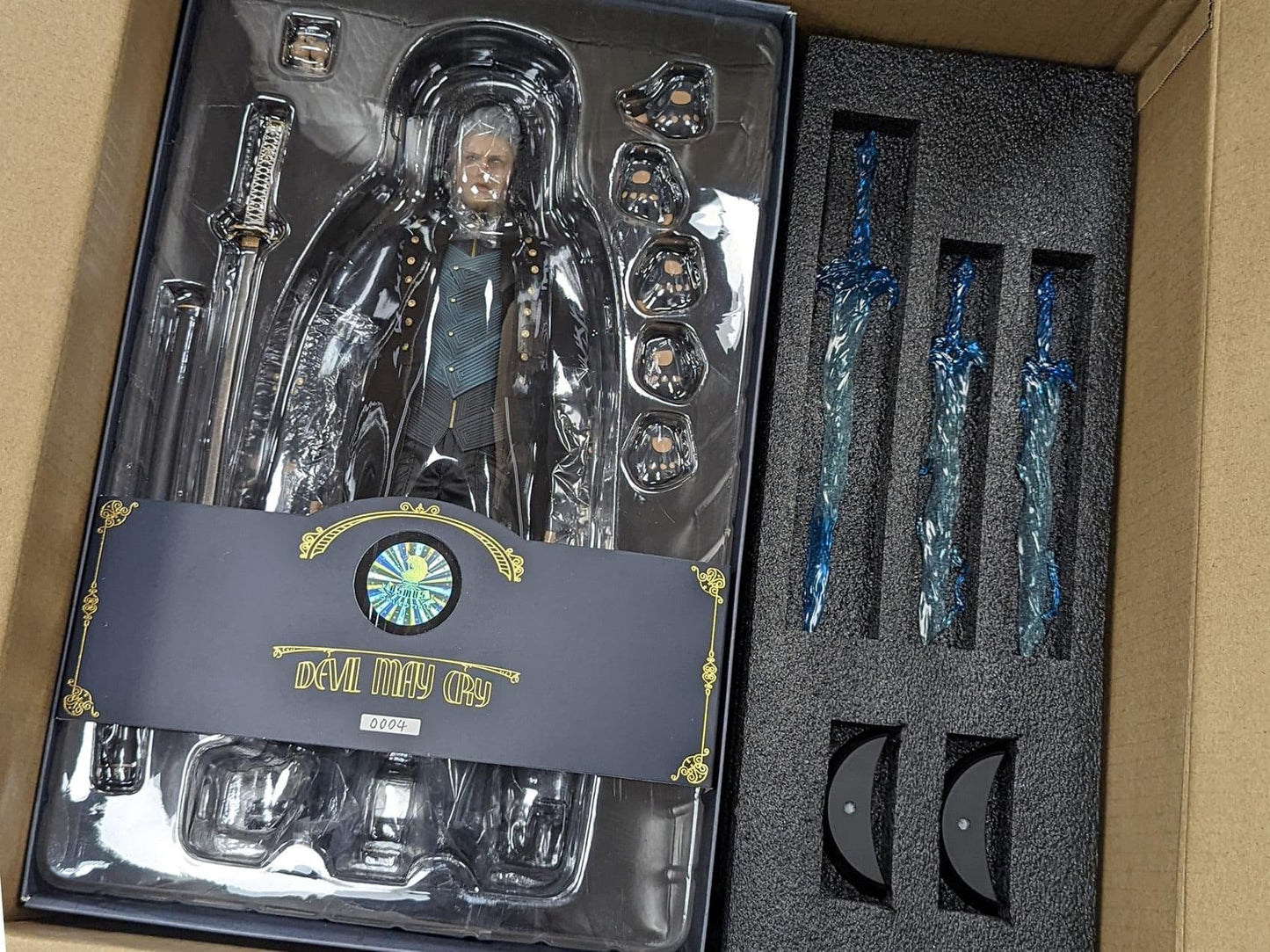 Pedido Figura Vergil - Devil May Cry V (DMC V) - Luxury Edition marca Asmus Toys DMC500LUX escala 1/6