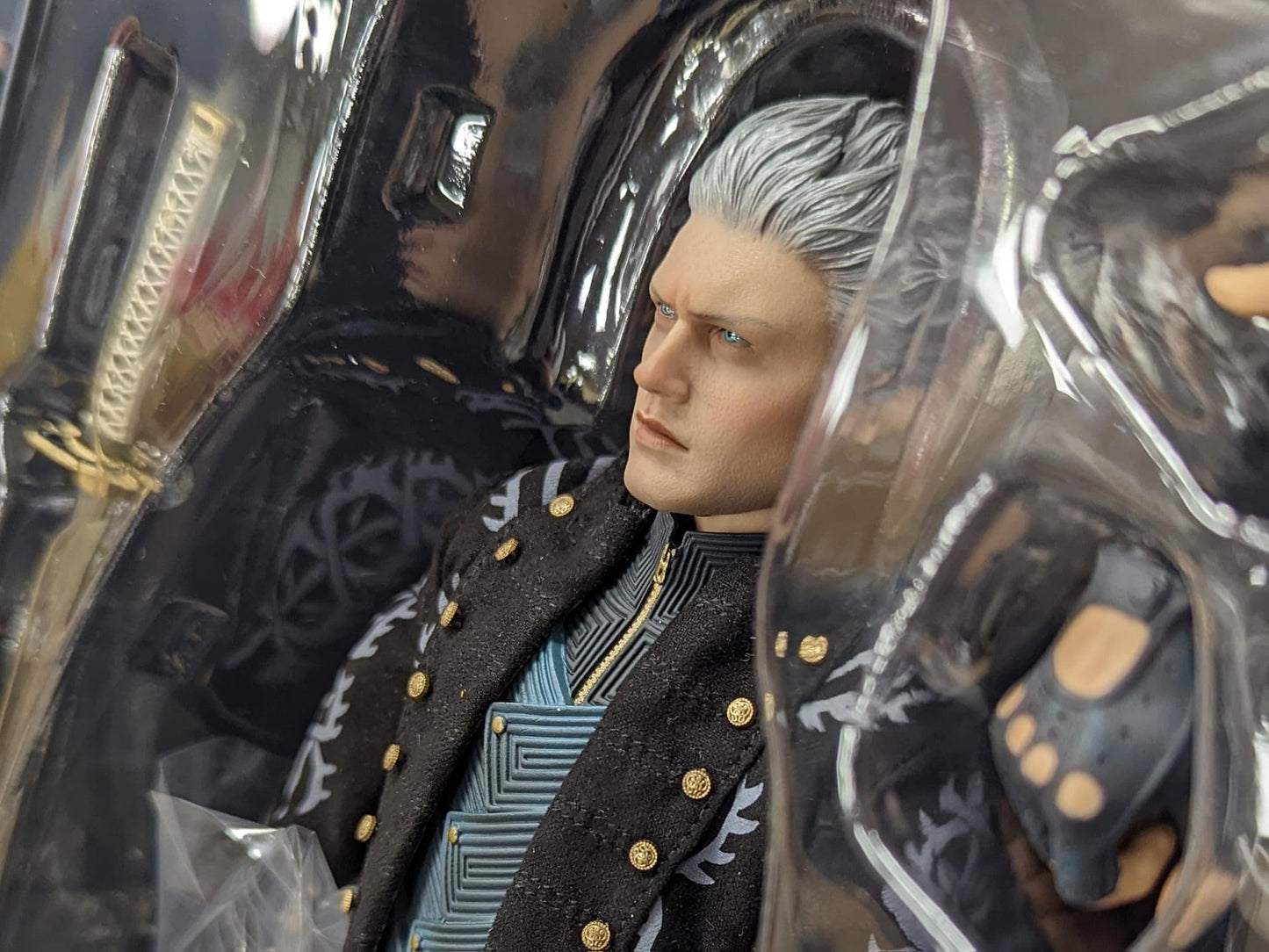 Pedido Figura Vergil - Devil May Cry V (DMC V) - Luxury Edition marca Asmus Toys DMC500LUX escala 1/6