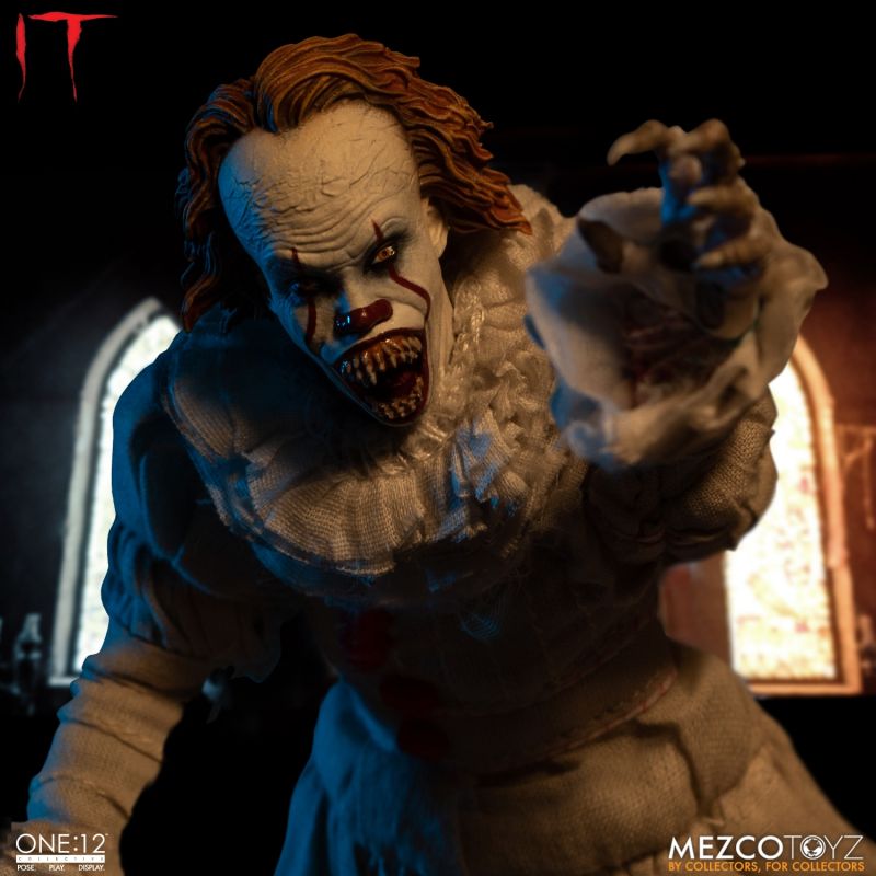 Pedido Figura Pennywise - IT (2017) - One:12 Collective marca Mezco Toyz 77520 escala pequeña 1/12